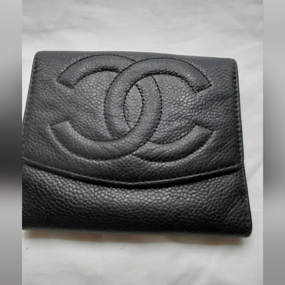 Vintage Chanel Black Caviar Leather Bifold Wallet